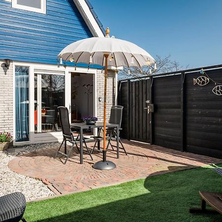 Strandhuis De Zeeparel Met Hottub Petten Exteriör bild