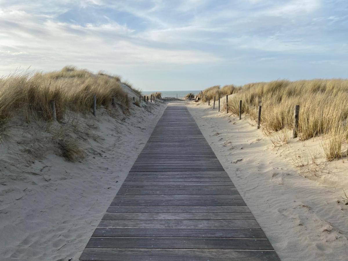 Strandhuis De Zeeparel Met Hottub Petten Exteriör bild