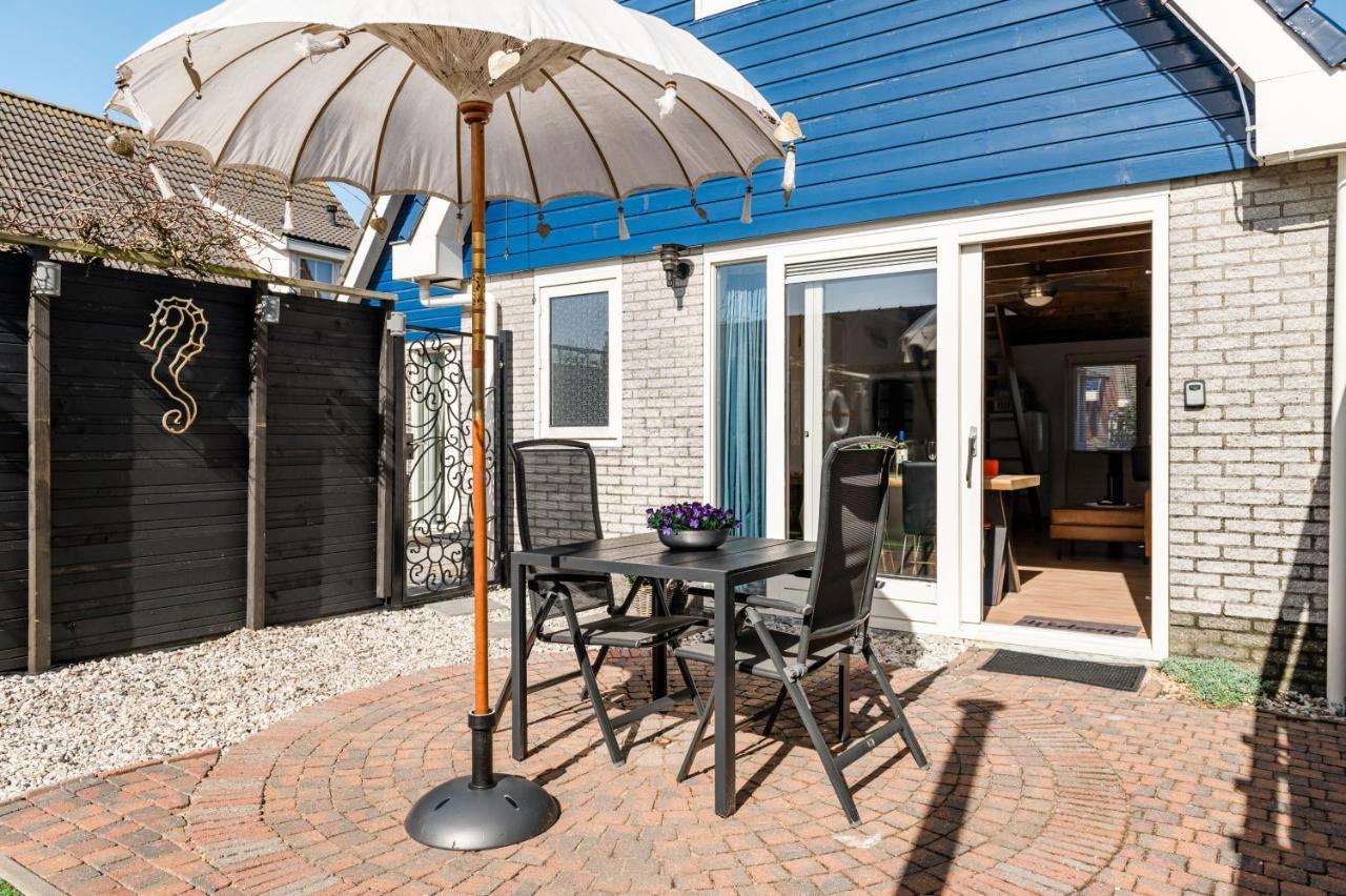 Strandhuis De Zeeparel Met Hottub Petten Exteriör bild