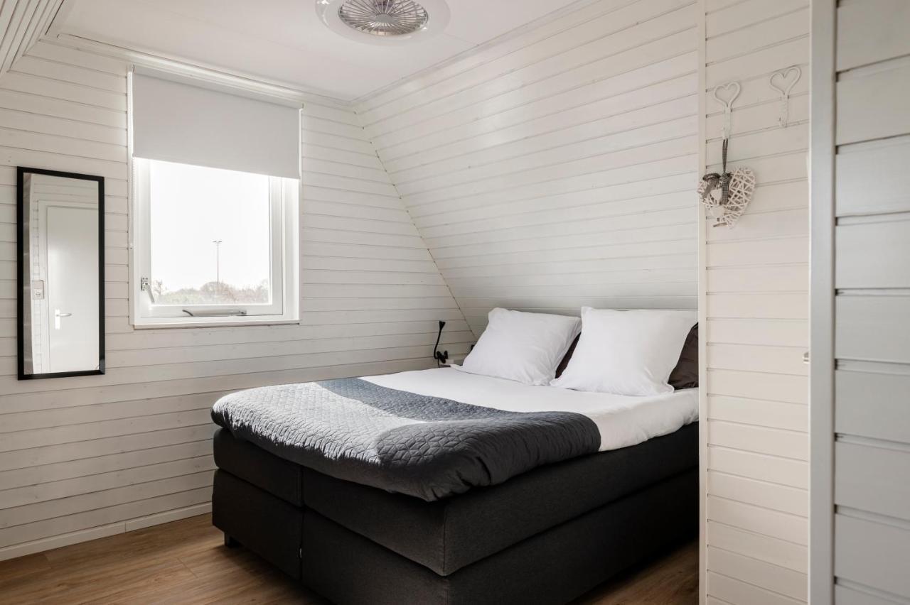 Strandhuis De Zeeparel Met Hottub Petten Exteriör bild